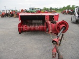 MASSEY FERGUSON 124 SQ BALER