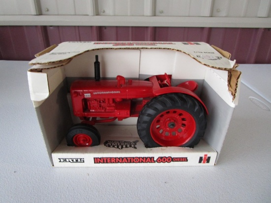 INTERNATIONAL 600 DIESEL TOY TRACTOR