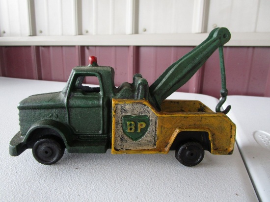 BP CAST TOW TRUCK