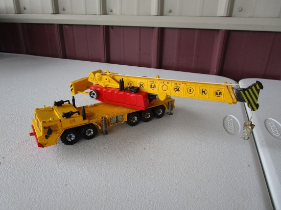 SIKU TOY CRANE