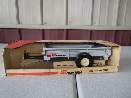 NEW IDEA MANURE SPREADER