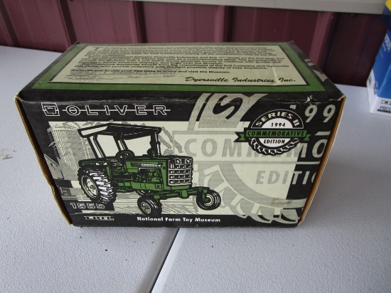 OLIVER 1555 TRACTOR