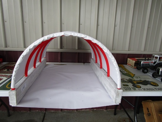 TOY HOOP BUILDING