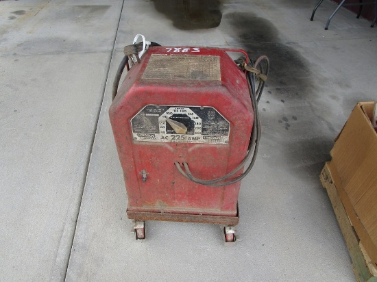 LINCOLN 225 ARC WELDER ON CART