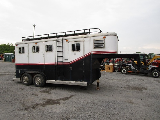 TRACER 3 HORSE SLANT GOOSENECK TRAILER