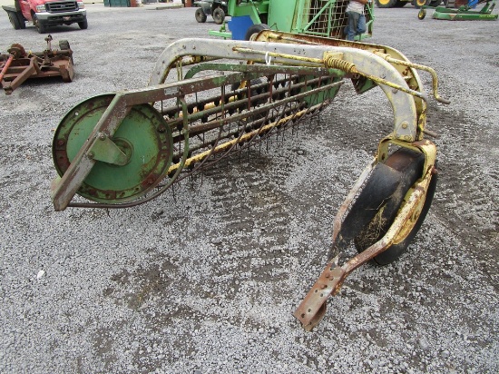JOHN DEERE 640 DOLLY RAKE