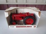 INTERNATIONAL 600 DIESEL TOY TRACTOR