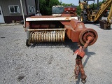 IH 440 SQ BALER