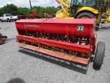 MASSEY FERGUSON 33 GRAIN DRILL W CYLINDER
