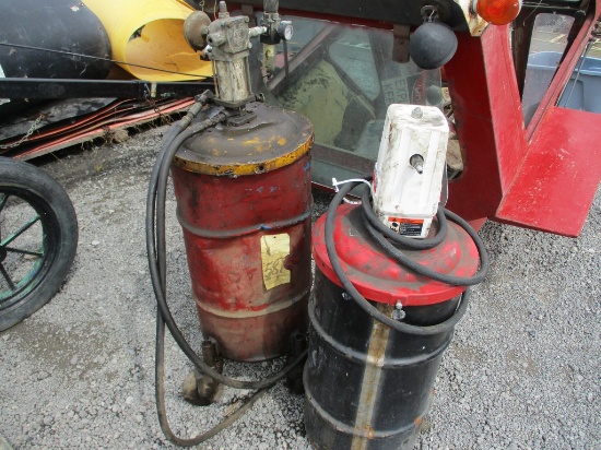2 AIR GREASE BARRELS