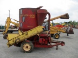 NEW HOLLAND 352 GRINDER MIXER