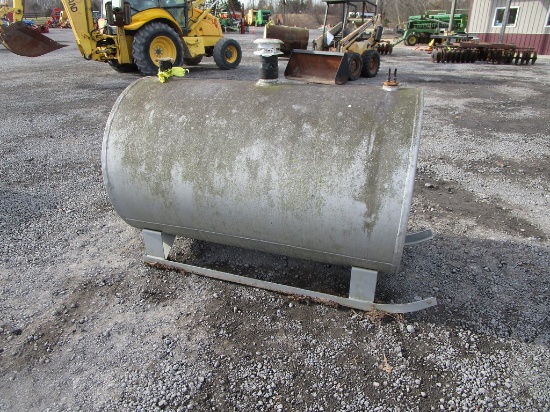 300 GALLON FUEL TANK ON SKIDS