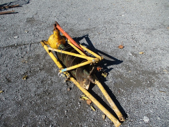 YELLOW POST HOLE DIGGER