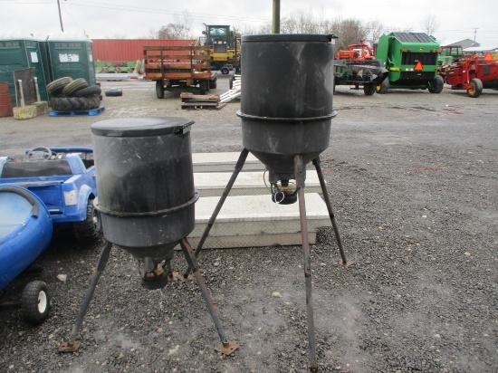 2 DEER FEEDERS