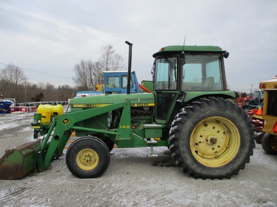 JOHN DEERE 2950 W JD148 LOADER