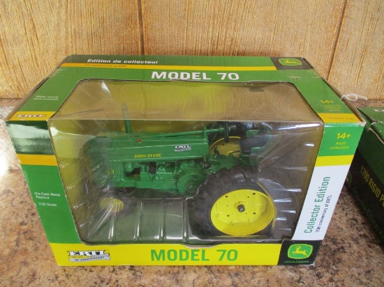 JOHN DEERE 70 TOY TRACTOR IN BOX