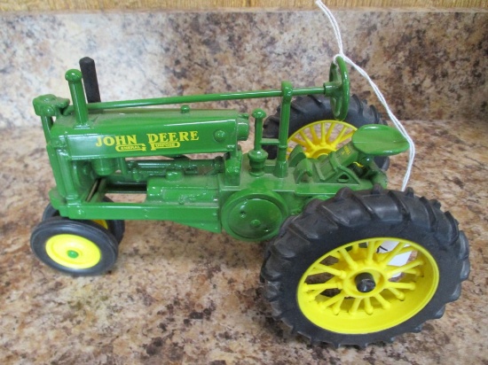 JOHN DEERE GENERAL PURPOSE TOY TRACTOR