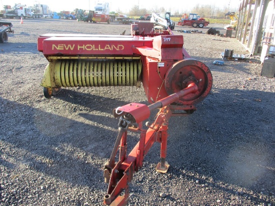 NEW HOLLAND 273 SQ BALER