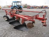 IH 510 2X PLOW W CYLINDER