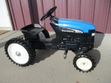 NEW HOLLAND TM190 PEDAL TRACTOR