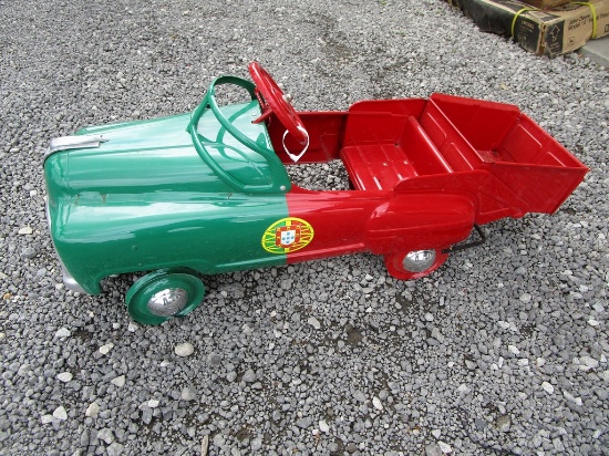 TOY PEDAL CAR W DUMP