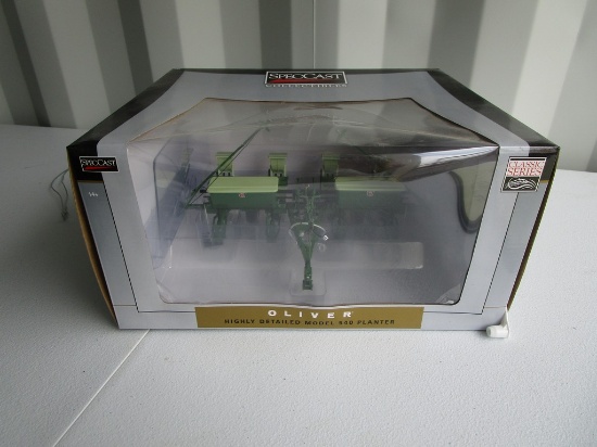 TOY SPECCAST OLIVER 540 PLANTER