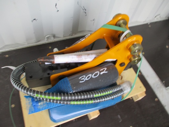 MINI EXCAVATOR HOE RAM W 2 BITS