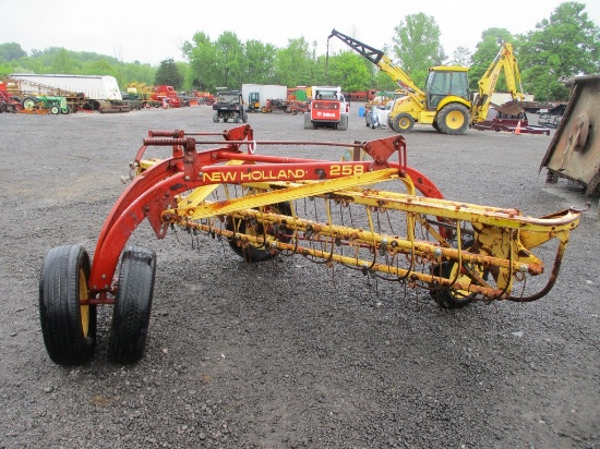 NEW HOLLAND 258 DOLLY RAKE