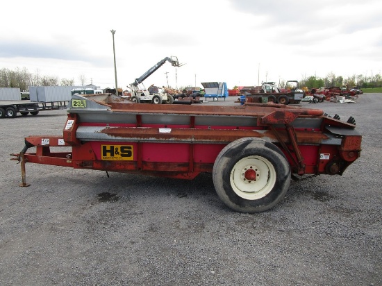 H&S 235 MANURE SPREADER