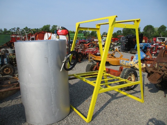 300 GALLON GRAVITY FLOW TANK W STAND