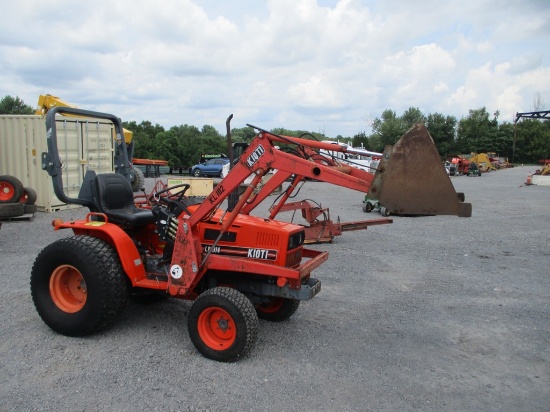 KIOTI LB1914 TRACTOR W LOADER