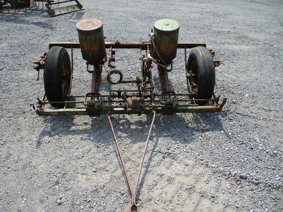 JOHN DEERE 2-ROW CORN PLANTER