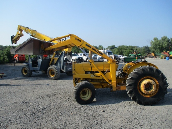 FORD 540 LOADER TRACTOR
