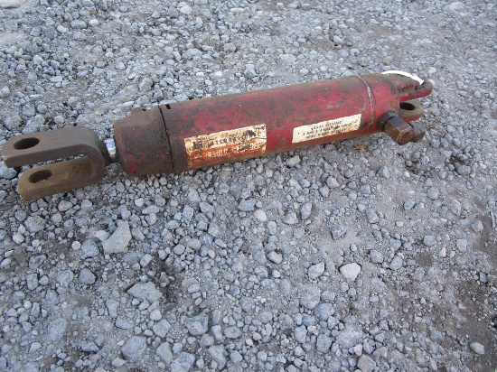 IH HYD CYLINDER