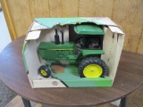 1/16 ERTL JOHN DEERE 4255 TRACTOR TOY