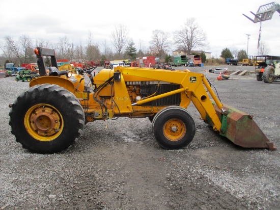 JOHN DEERE 2355 W JD 146 LOADER