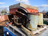 PALLET OF SIDE DRESSOR