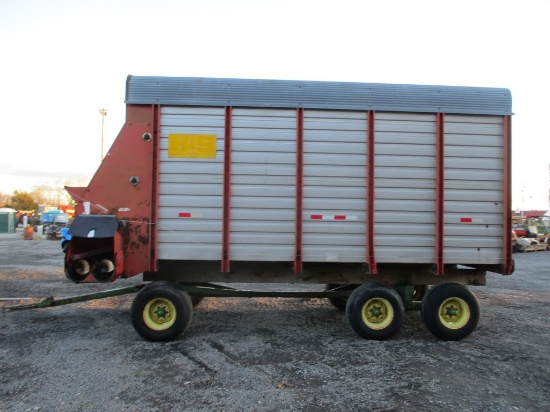 H & S TWIN AUGER SILAGE WAGON ON JD TANDEM GEAR540 PTO, SLIP TONGUE