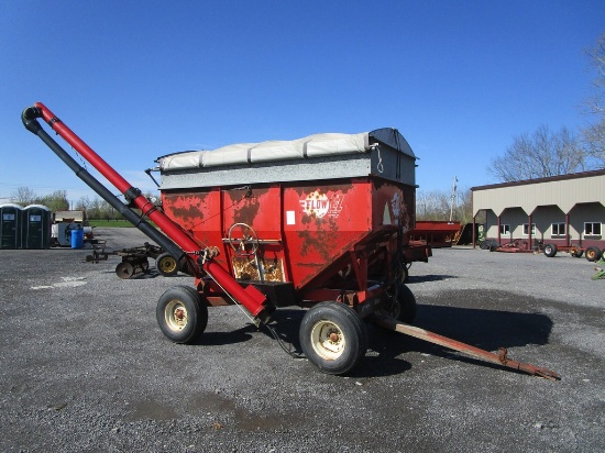 E-Z FLOW GRAVITY WAGON W HYD AUGER