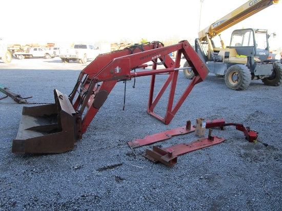 INTERNATIONAL 2250 LOADER W BRACKETS
