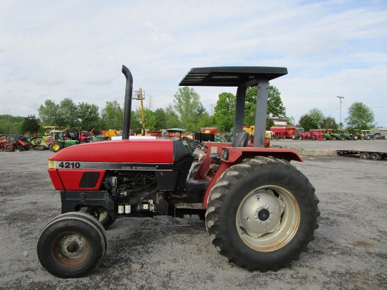 CASE IH 4210 TRACTOR