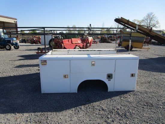 READING UTILITY BODY W LADDER RACK