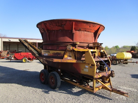 HAYBUSTER H-1100 BIG BITE TUB GRINDER
