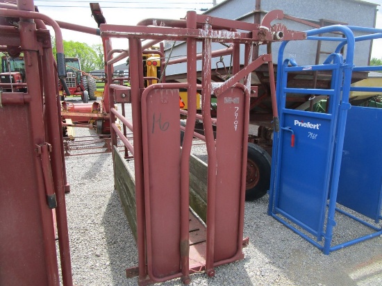 TARTER CATTLE CHUTE