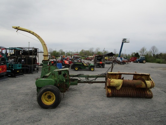 JOHN DEERE 3800 CHOPPER W WINDROW HEAD