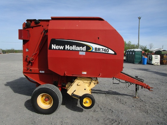 NEW HOLLAND BR740 RD Baler