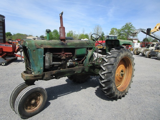 OLIVER 770 TRACTOR