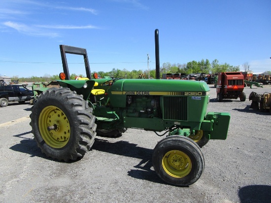 JOHN DEERE 2350 TRACTOR