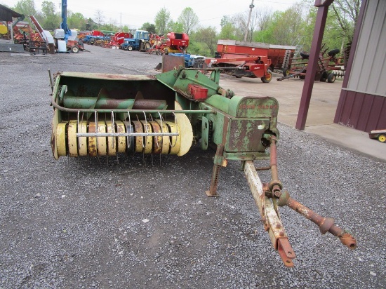 JOHN DEERE 24T SQ BALER