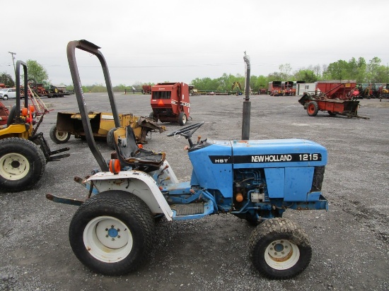 NEW HOLLAND 1215 TRACTOR